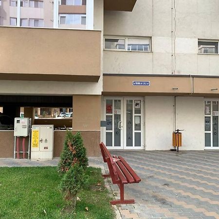 Lovely Bacau 1 Bedroom Apartment Exterior photo