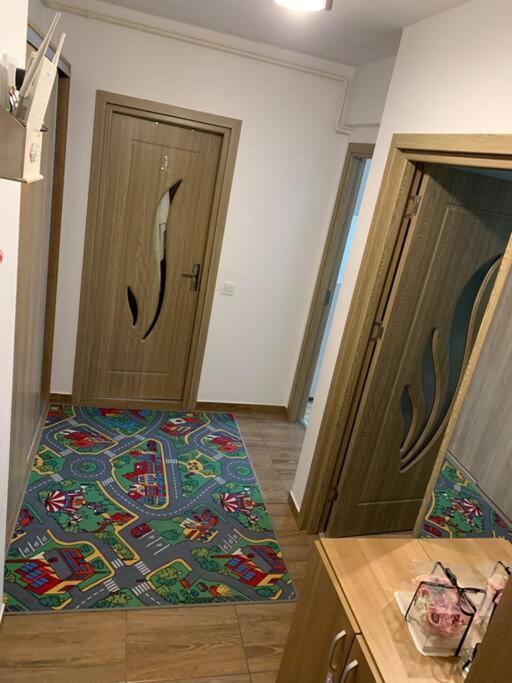 Lovely Bacau 1 Bedroom Apartment Exterior photo